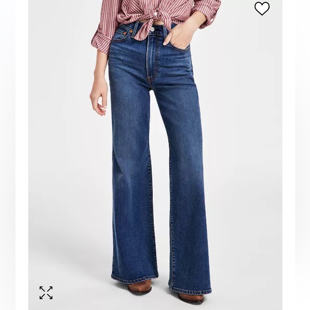 Women's Levi’s rib cage bell  nwt size 29